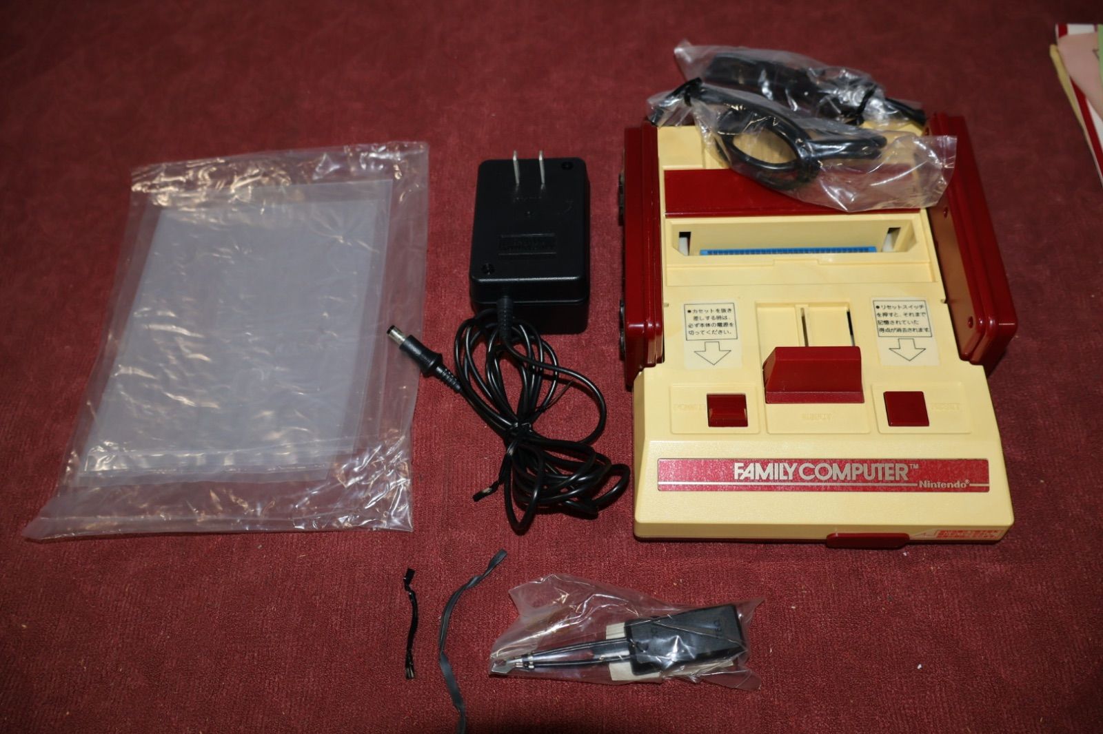 【美品】任天堂スイッチ 本体 セット 完品 / 動作良好・傷汚れなし ほぼ完品・チラシ多数】初代ファミコン HVC-001 丸ボタン 箱付 美品
