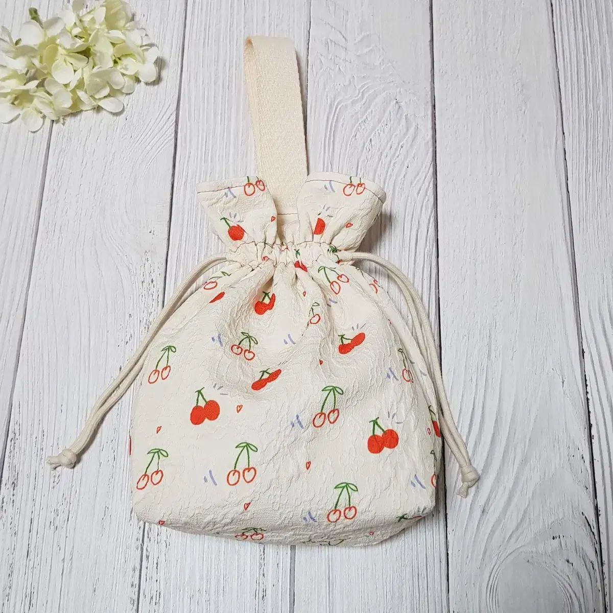 ハンドメイド さくらんぼ 巾着バッグ - メルカリ