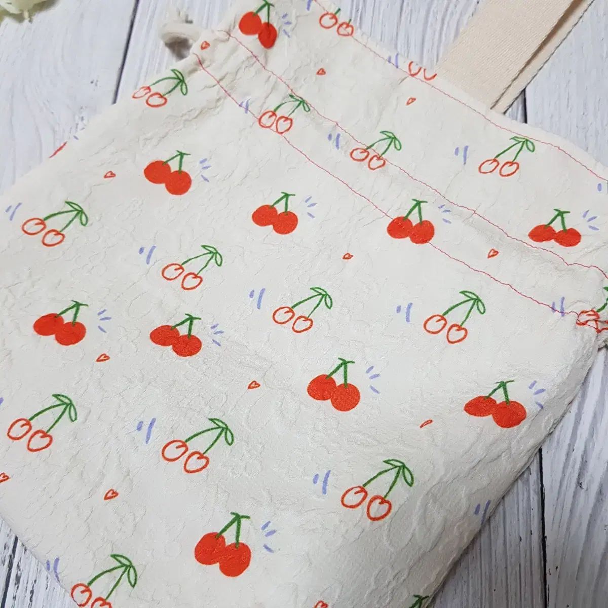 ハンドメイド さくらんぼ 巾着バッグ - メルカリ