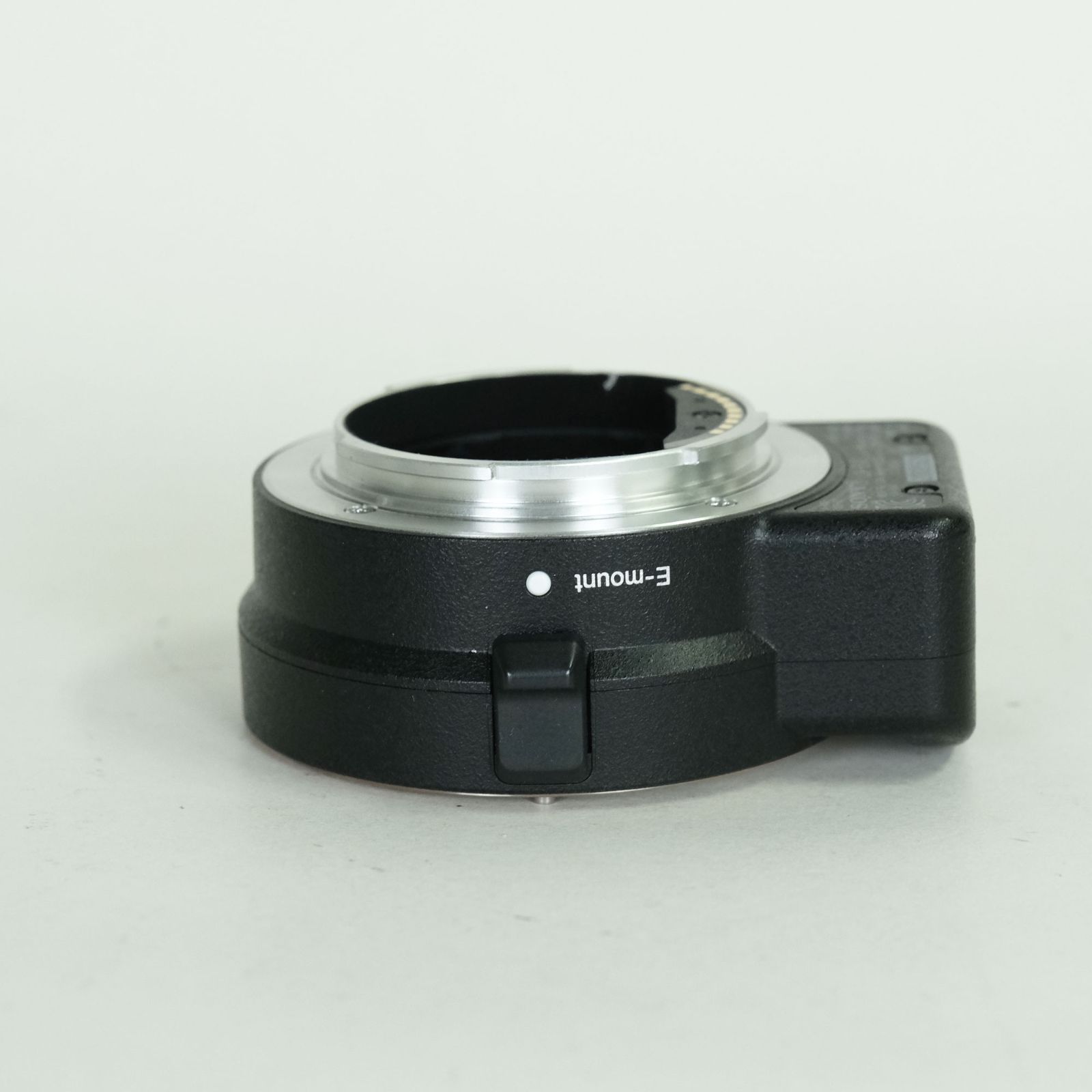 美品] SONY マウントアダプター LA-EA3 ソニーαレンズ/ソニーEボディ用