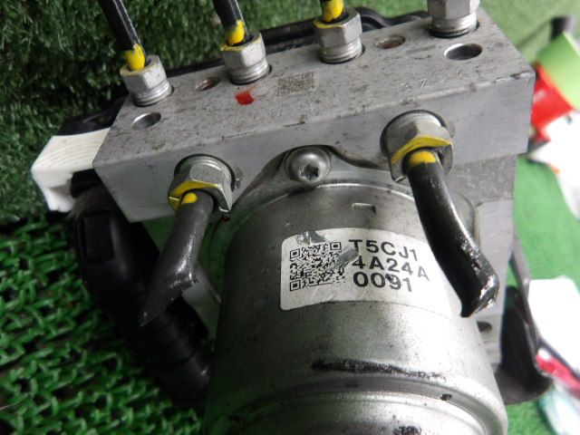 1FR1027 ABA5 ホンダ フィット GP5 前期 HYBRID Fパッケージ ABS