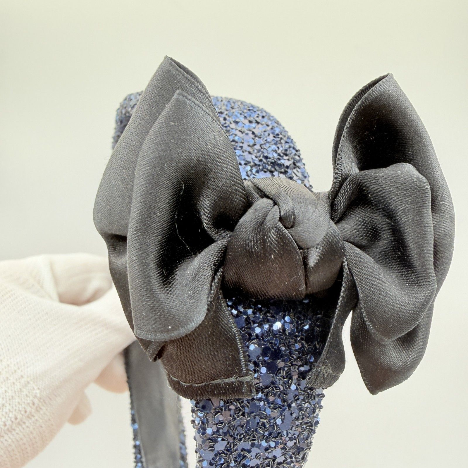 MIU MIU（ミュウミュウ）グリッター リボン カチューシャ ネイビー