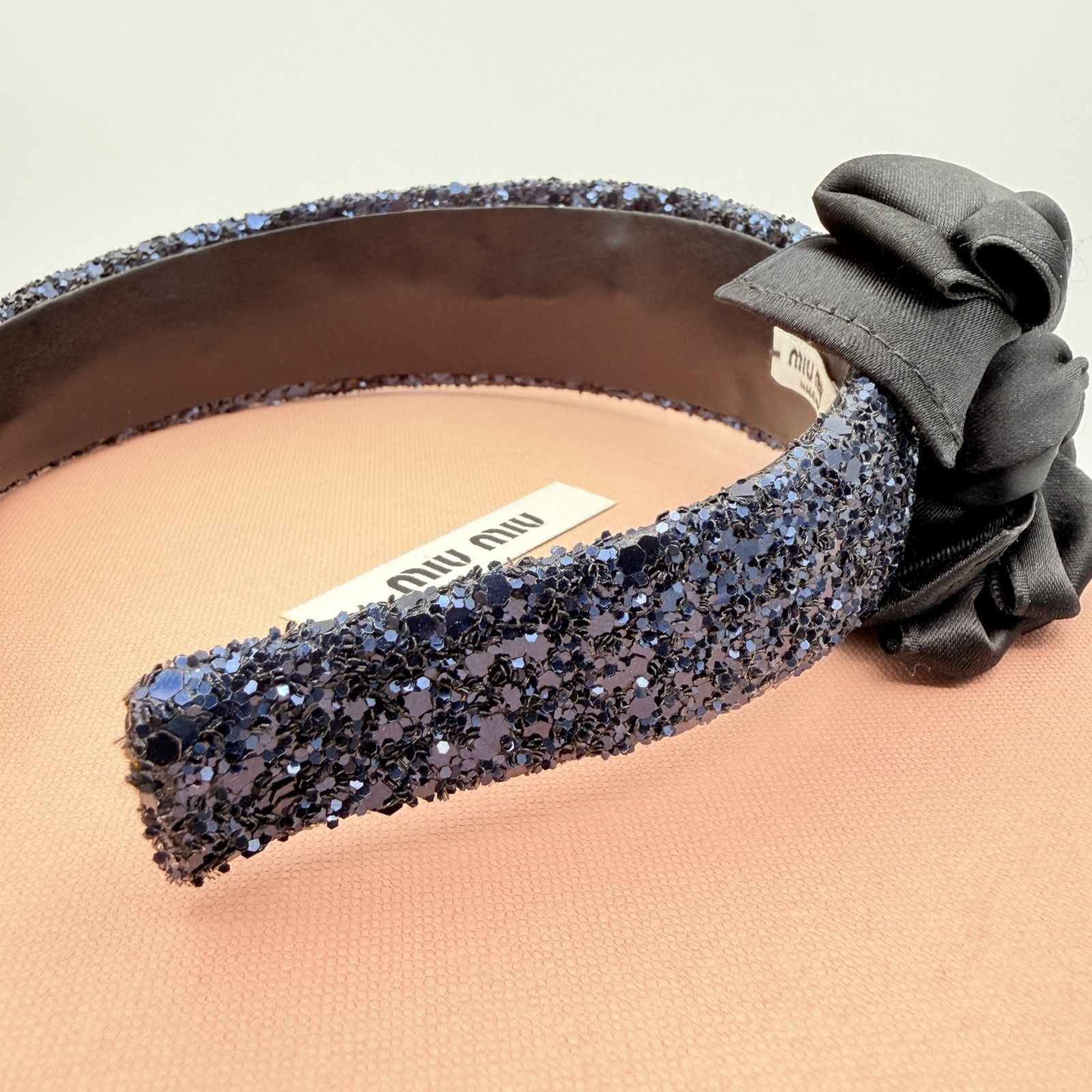 MIU MIU（ミュウミュウ）グリッター リボン カチューシャ ネイビー