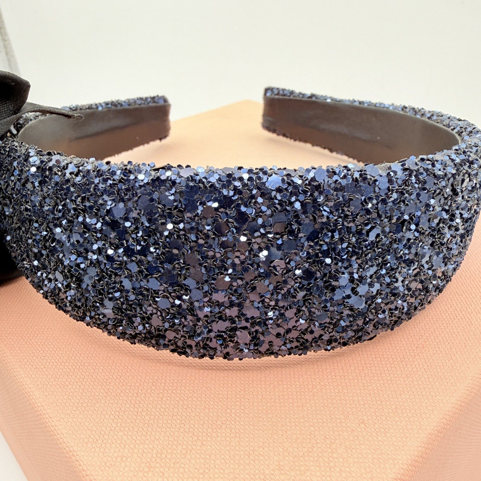 MIU MIU（ミュウミュウ）グリッター リボン カチューシャ ネイビー