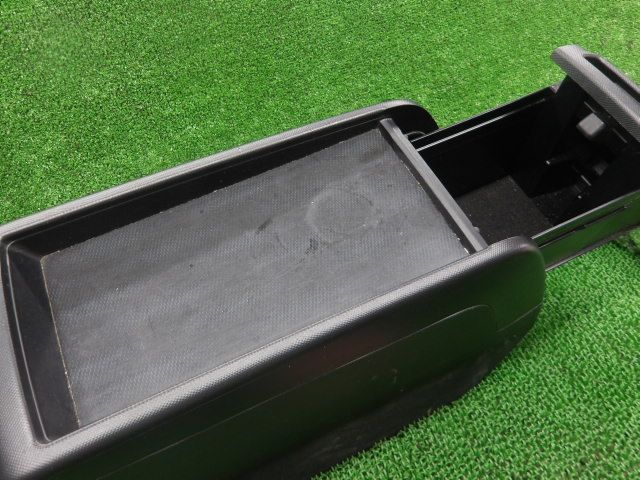 1FR1076 KFQ3 トヨタ エスティマ ACR50W/ACR55W アエラス 7人 センター