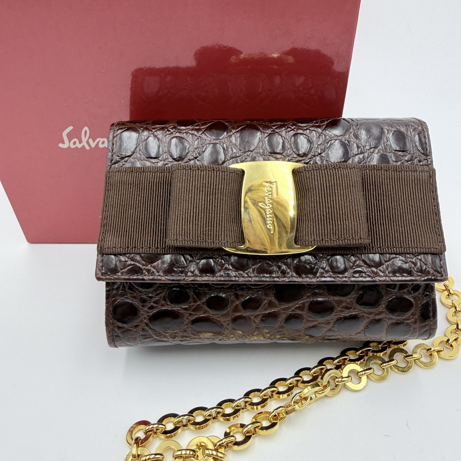 Salvatore Ferragamo（サルヴァトーレフェラガモ）ヴァラリボン ミニ