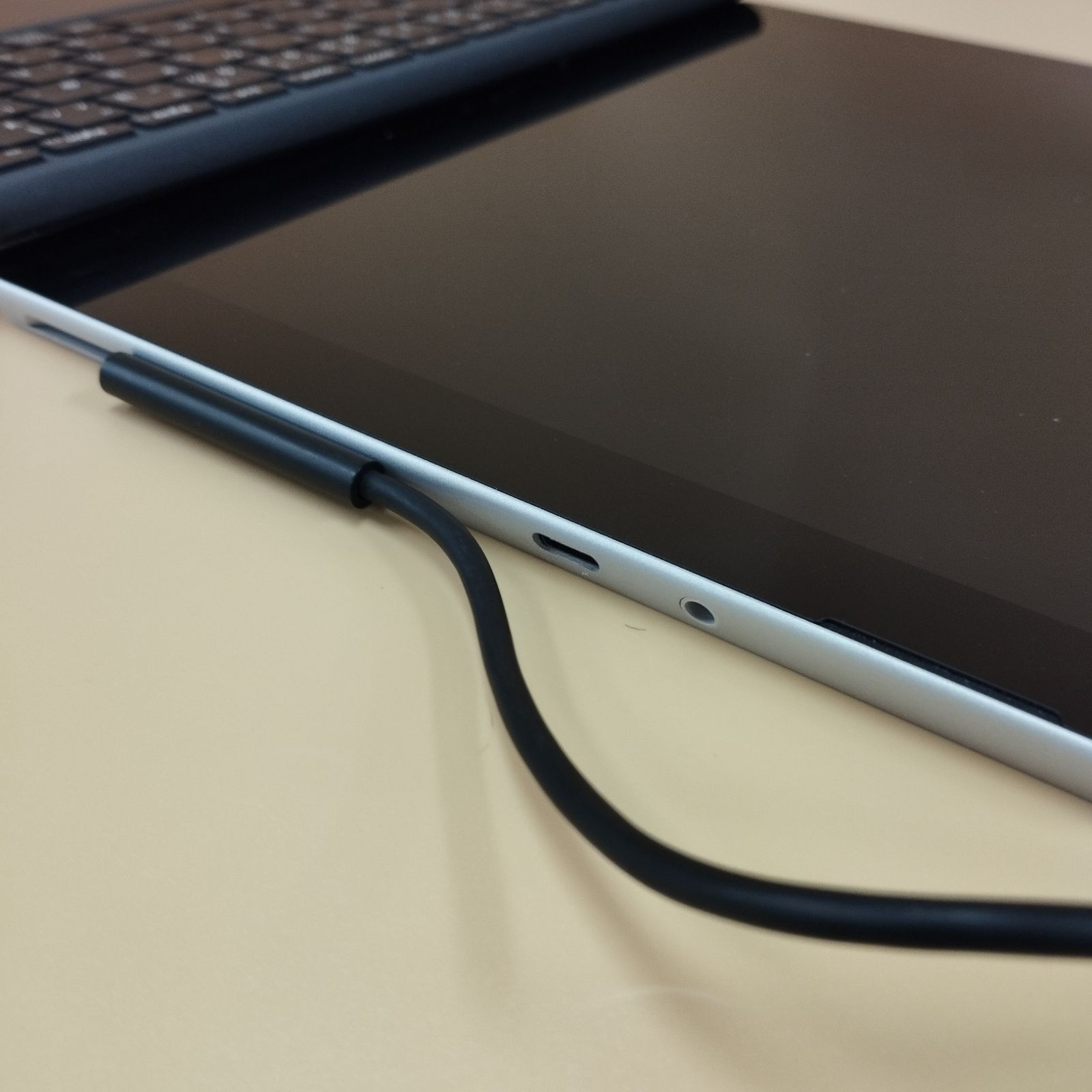ジャンク Microsoft Surface Go 1824 62GB 傷あり - メルカリ