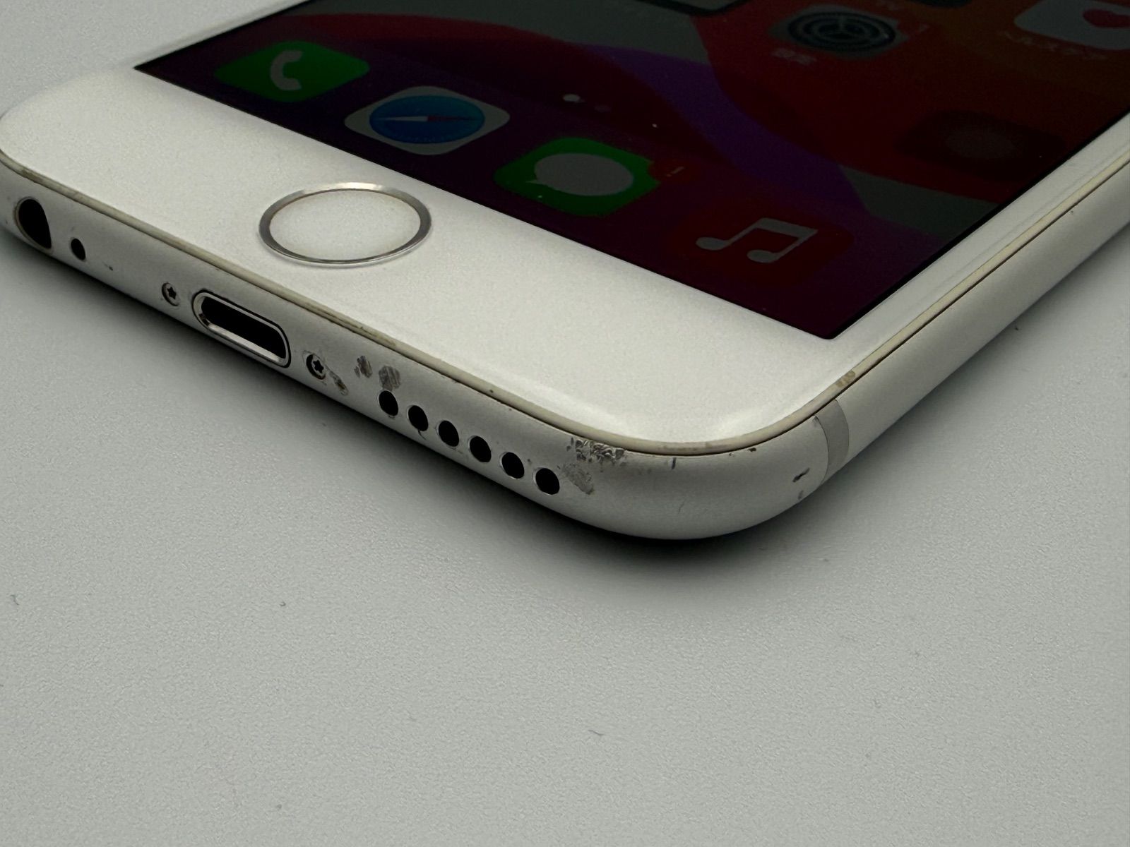 バッテリー容量100％ SIMフリー iPhone6s 128GB シルバー シムフリー