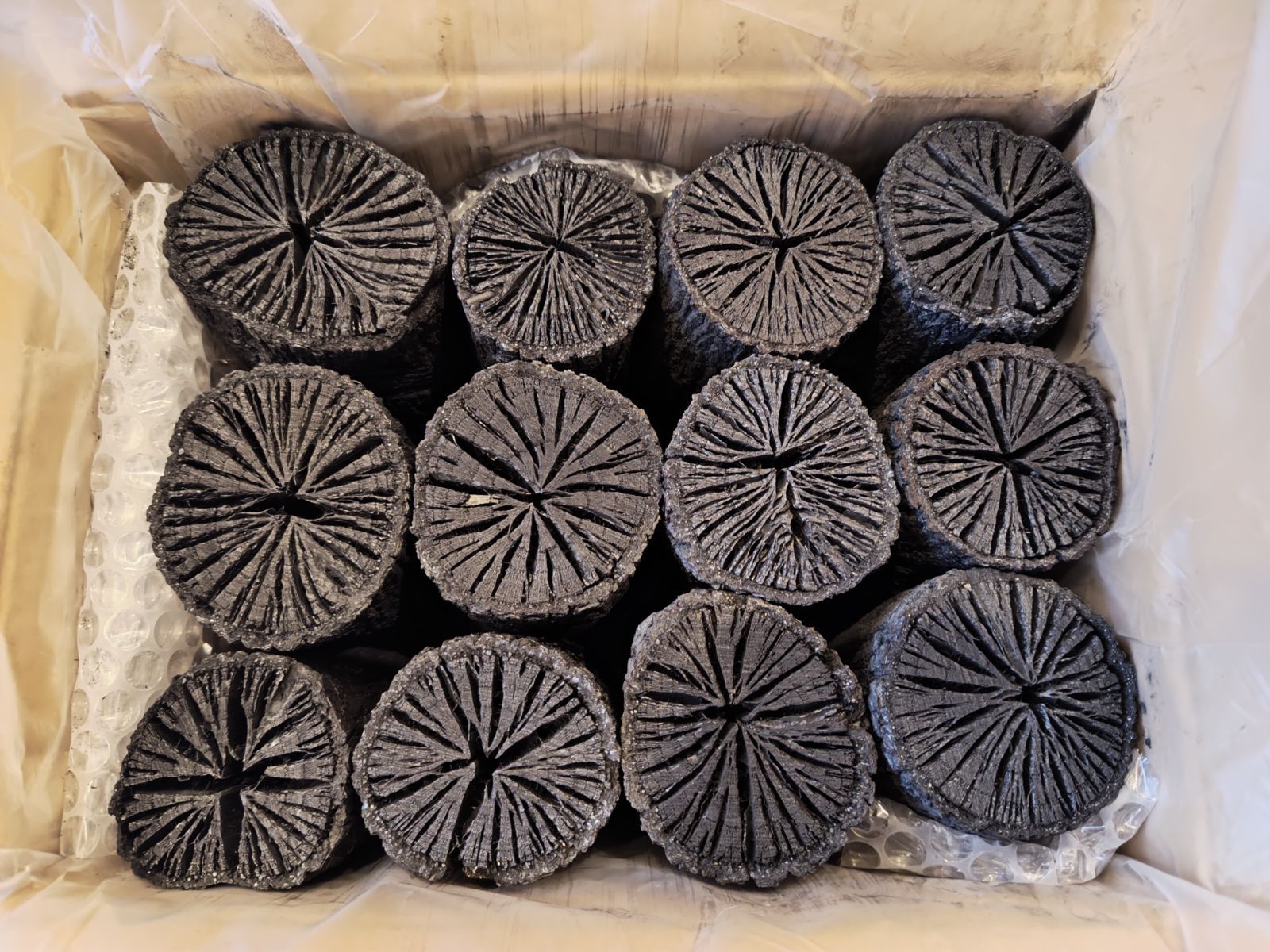 逢絢亭・新品】茶の湯炭 胴炭のみ 炉用 くぬぎ炭 椚炭 上質なくぬぎ炭