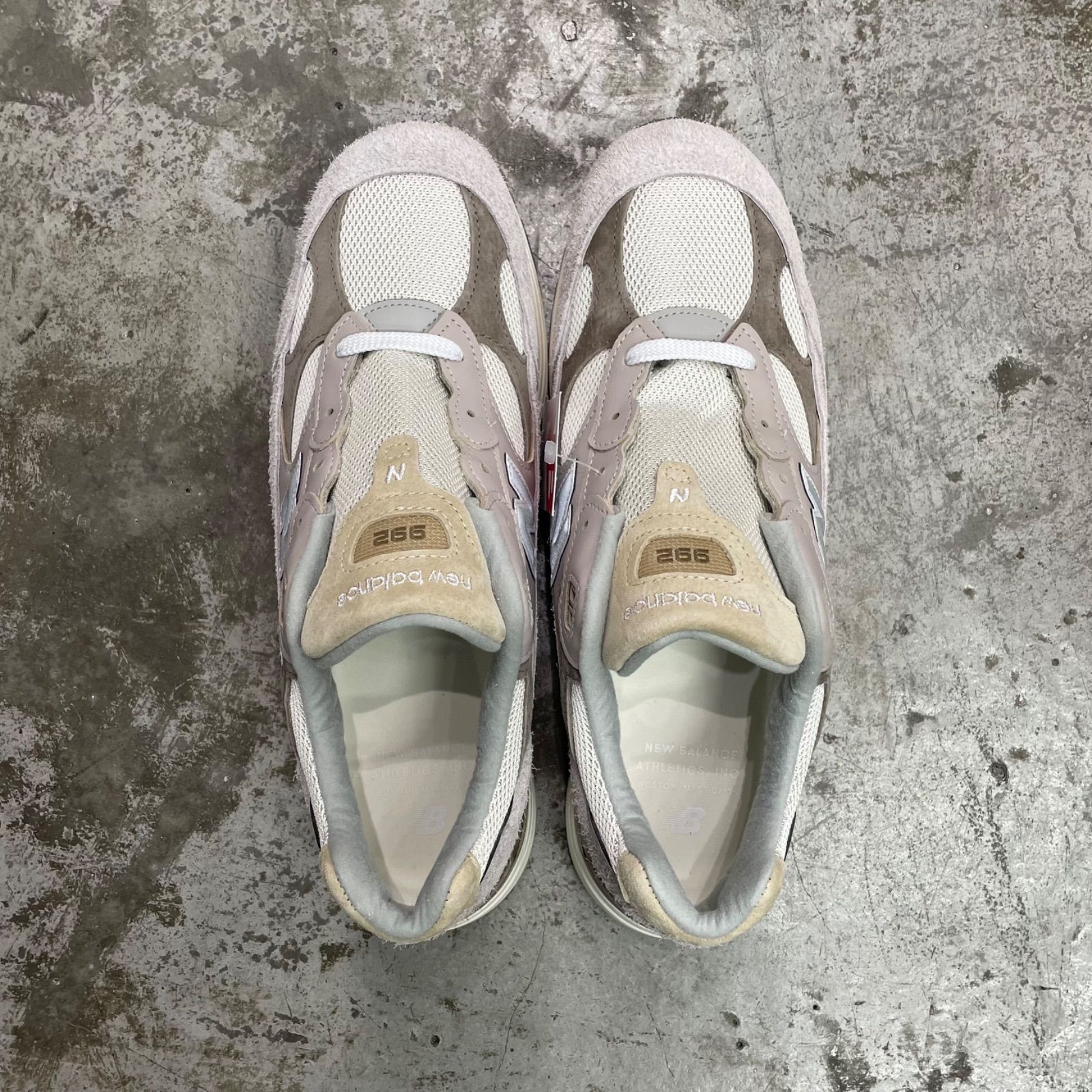 未使用 New Balance MOONROCK スニーカー シューズ ニューバランス 