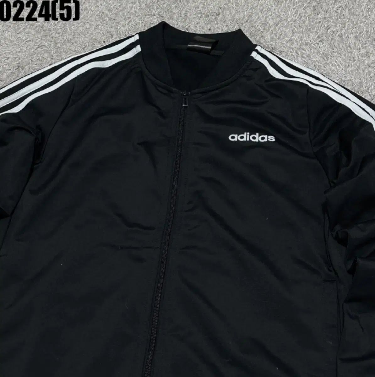 アディダス 3本線 ブラック トラック ジャケットL 0224 - メルカリ
