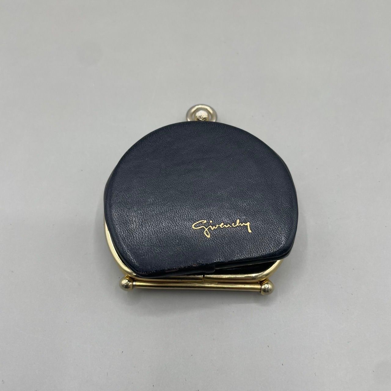 GIVENCHY GIVENCHYスタッズ装飾の黒レザーコインケース コインケース