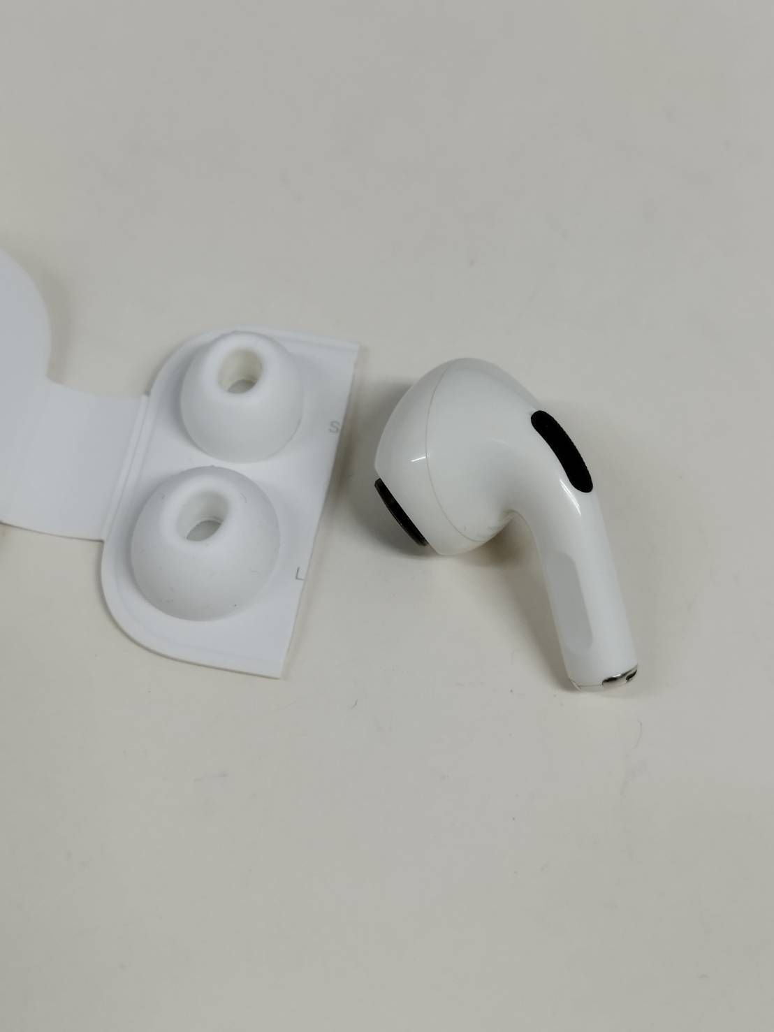 正規品】Apple AirPods Pro 第1世代/A2084/ワイヤレスイヤホン/左耳