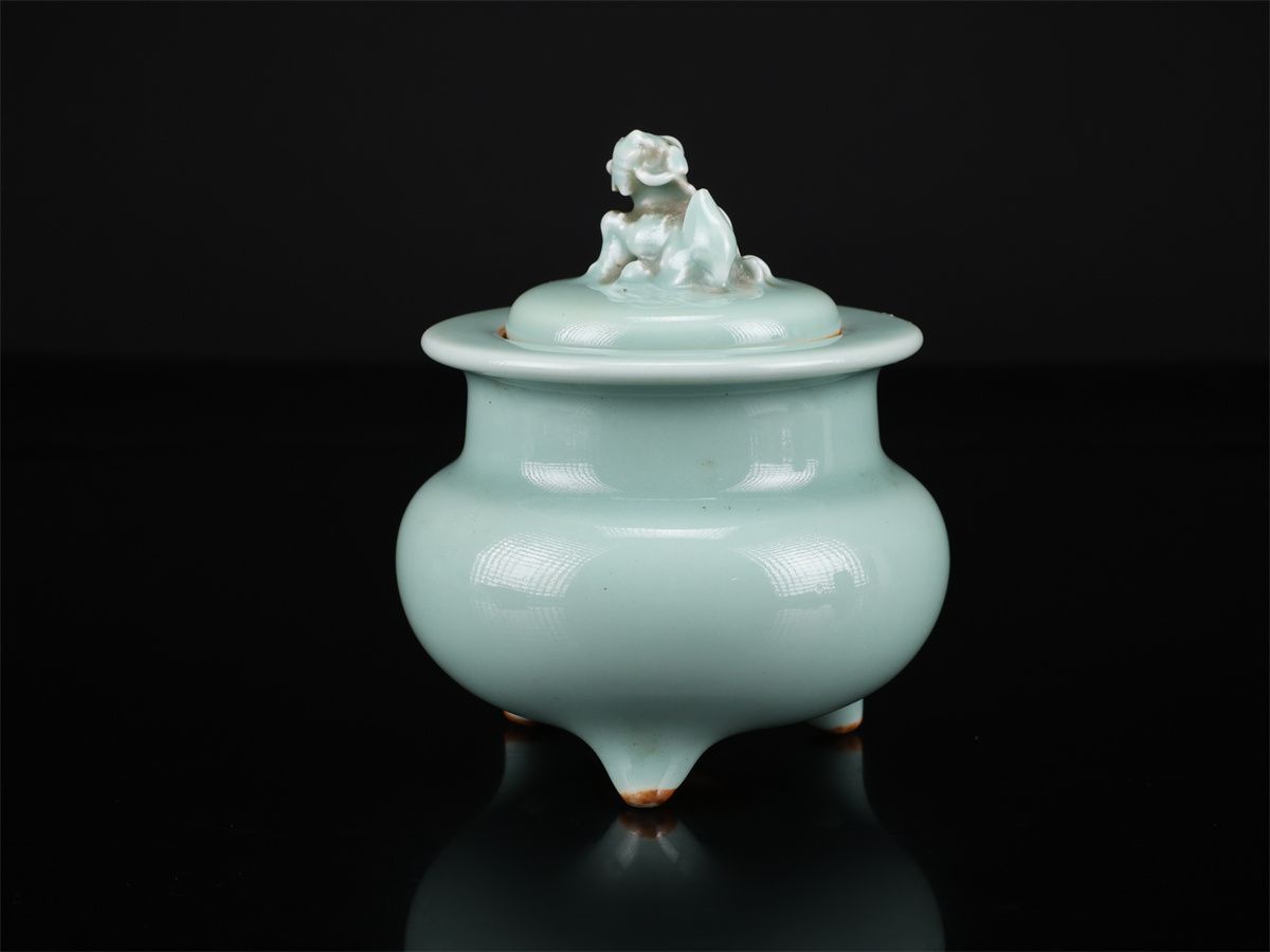 真葛香山】 宮川香山 青磁獅子摘 香炉／箱付 蓋縁のかけありN！CP578