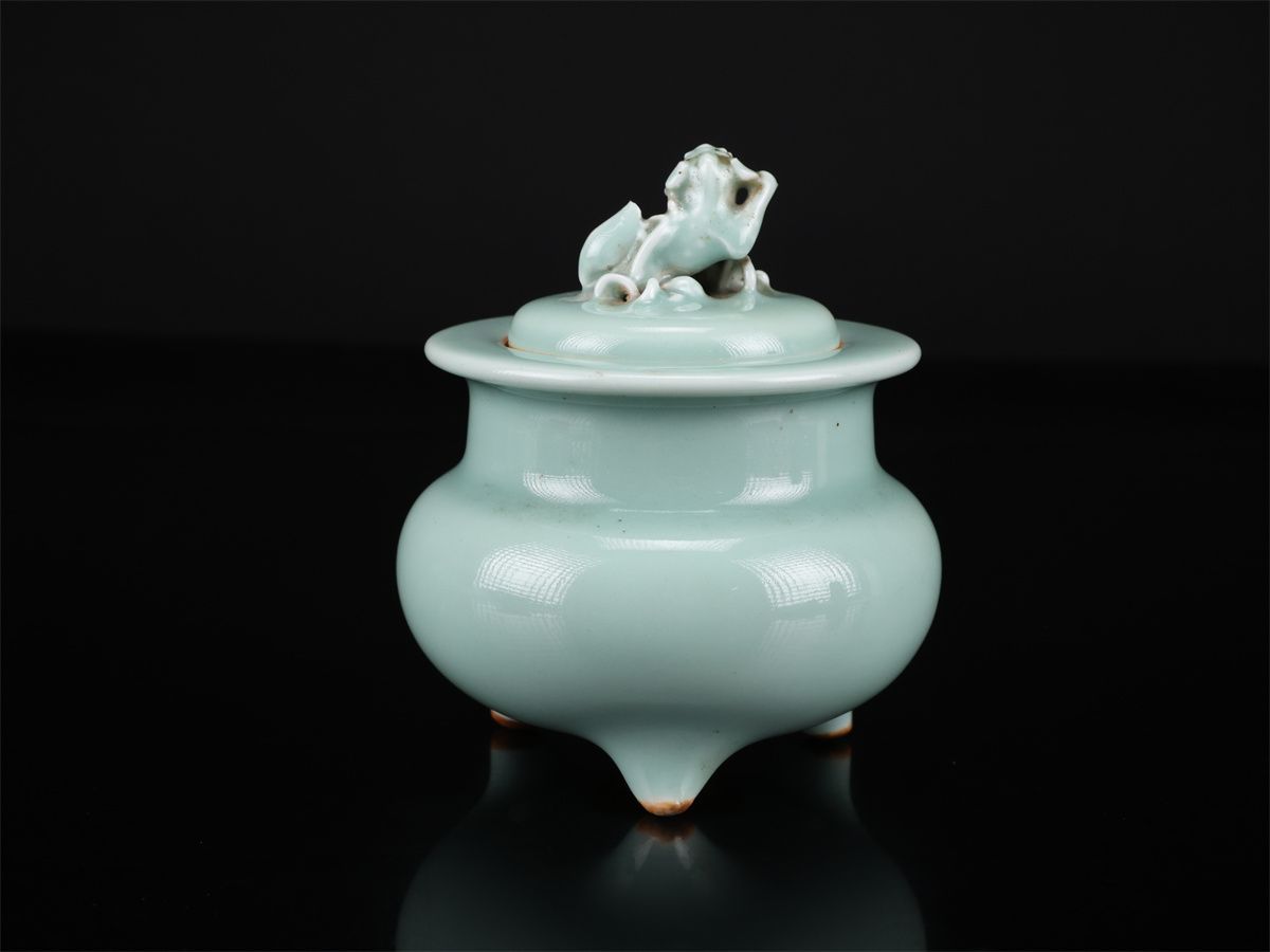 真葛香山】 宮川香山 青磁獅子摘 香炉／箱付 蓋縁のかけありN！CP578