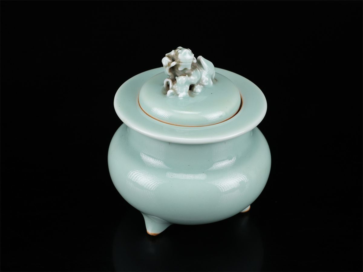 真葛香山】 宮川香山 青磁獅子摘 香炉／箱付 蓋縁のかけありN！CP578