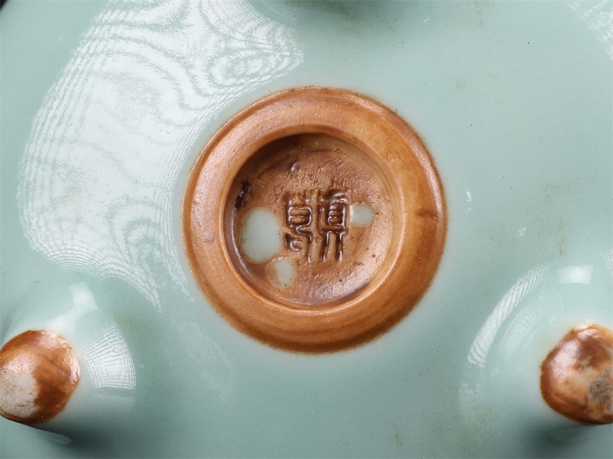 真葛香山】 宮川香山 青磁獅子摘 香炉／箱付 蓋縁のかけありN！CP578