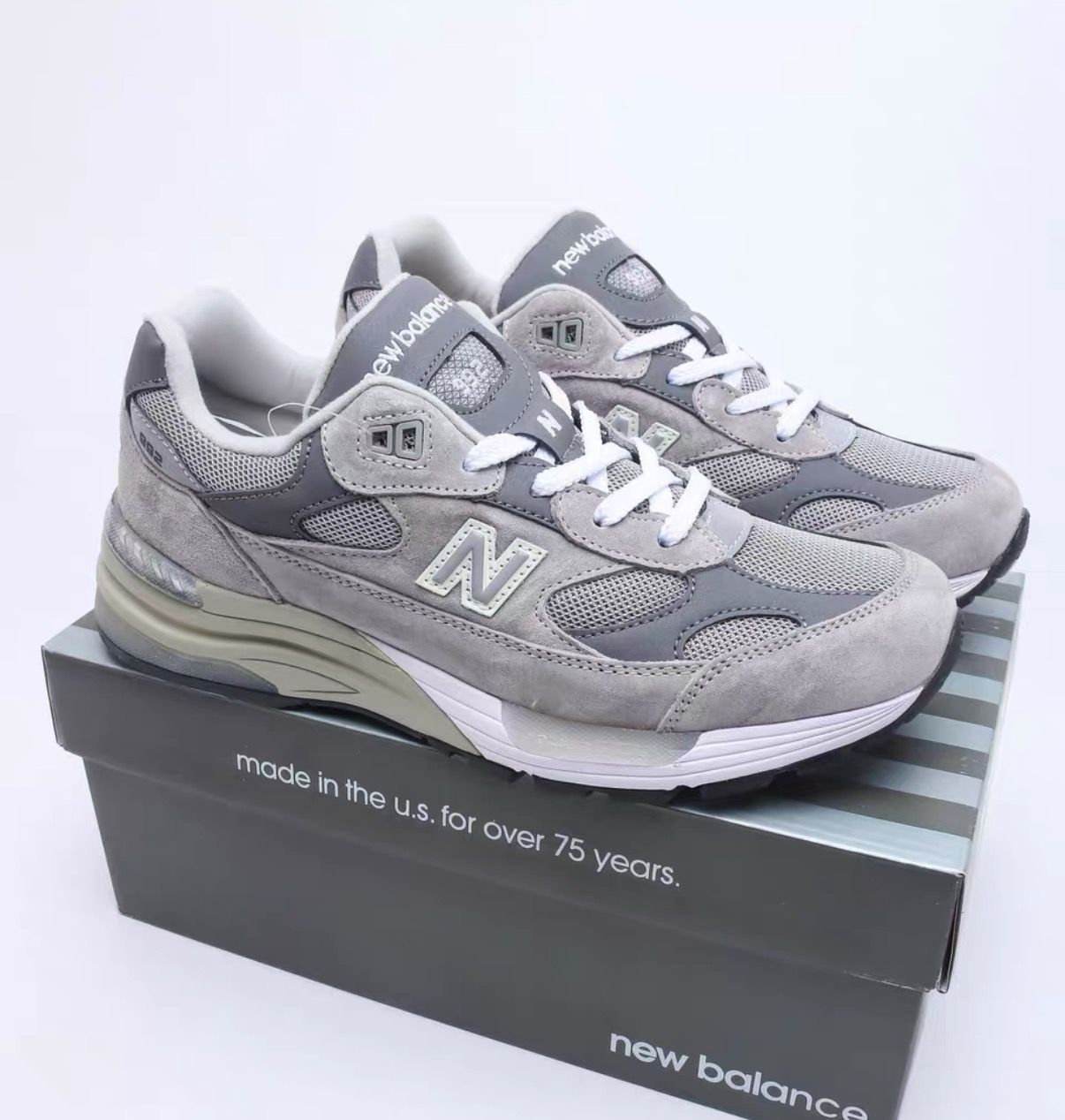 新品未使用 New Balance U992GY グレー 完売続出モデル メンズ