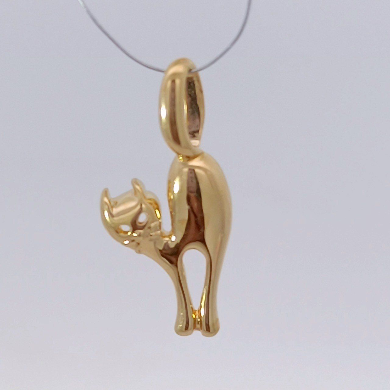 18金 K18 男女兼用 猫 キャット ネックレストップ 1.44g Z114 - メルカリ