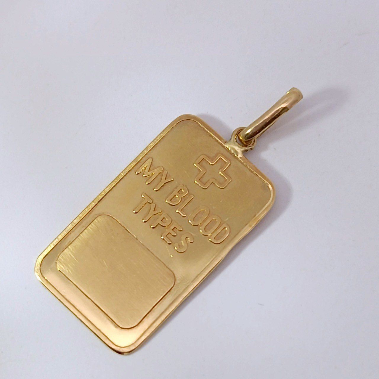 18金 K18 男女兼用 血液型 ネックレストップ 1.26g Z116 - メルカリ