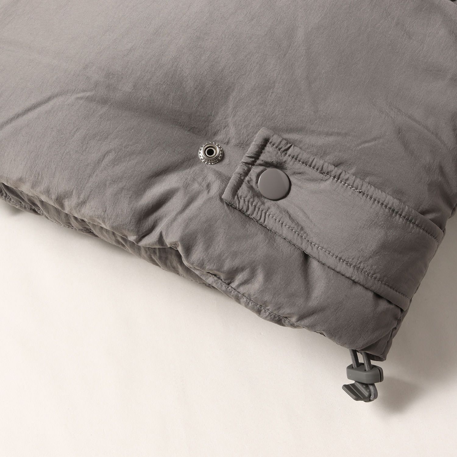 DIESEL ディーゼル ジャケット グレー サイズ:L | オーバルDワッペン付き フーデッド ナイロン ダウンジャケット W-ROLF-NW JACKET | 上着 アウター ブルゾン【メンズ】【中古】 DIESEL ディーゼル ジャケット グレー サイズ:L | オーバルDワッペン
