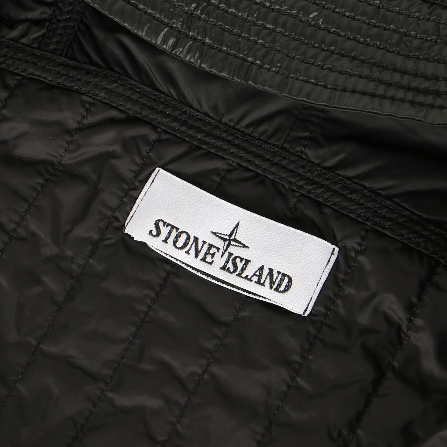 【美品】STONE  ストーンアイランド ジャケット ブラック 黒 サイズ:S | 24AW プリマロフト パテッド ジャケット (PERTEX QUATUM NETPLUS PRIMALOFT) | アウター ブルゾン 上着【メンズ】【中古】 美品】STONE ISLAND ストーンアイランド ジャケット ブラック 黒