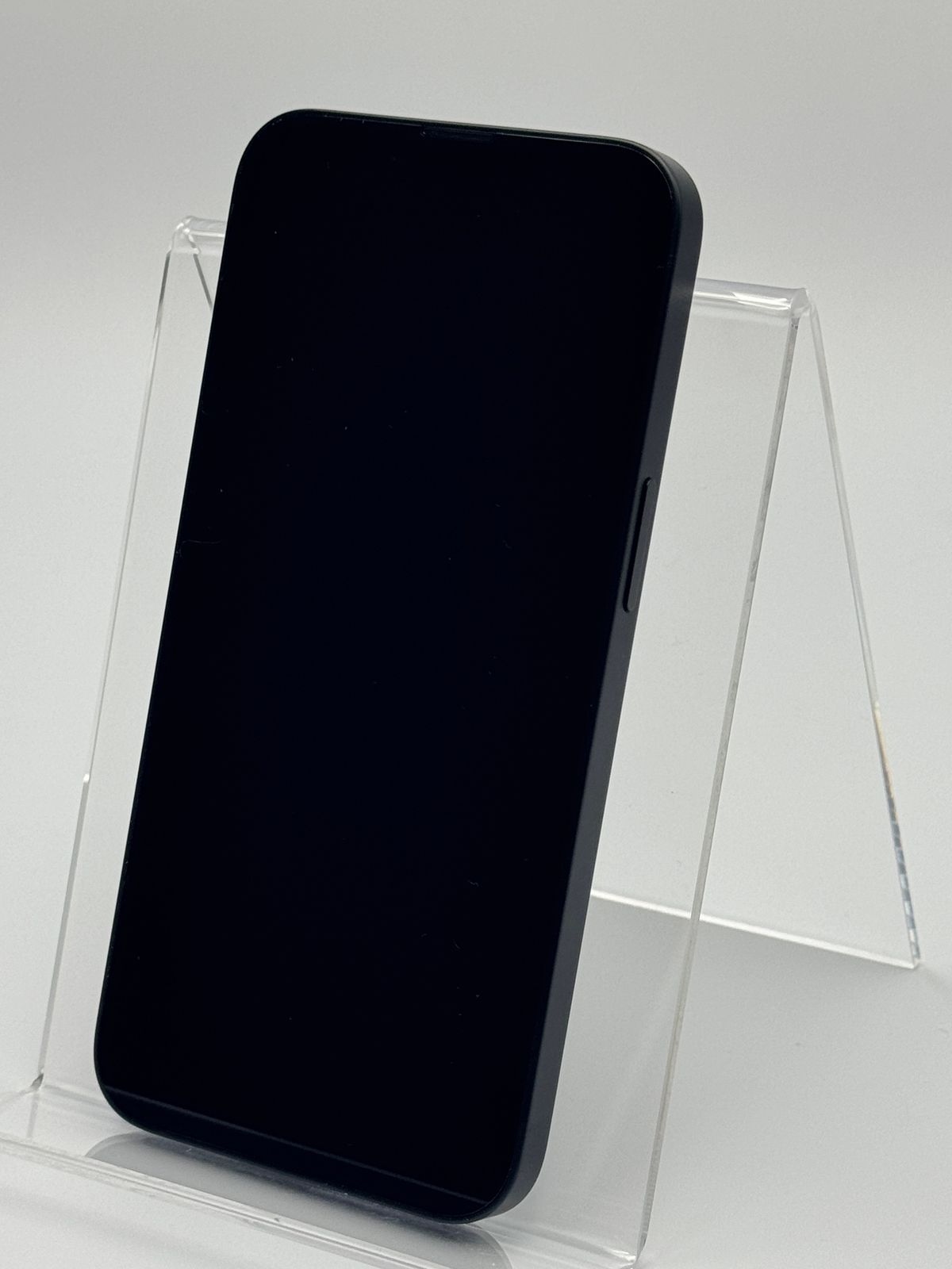 中古B】iPhone 16e 128GB ブラック バッテリー【100%】 - メルカリ