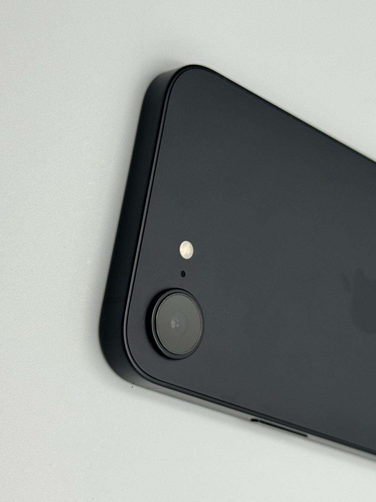 iPhone 【中古B】iPhone 16e 128GB ブラック バッテリー【100%】 16 
