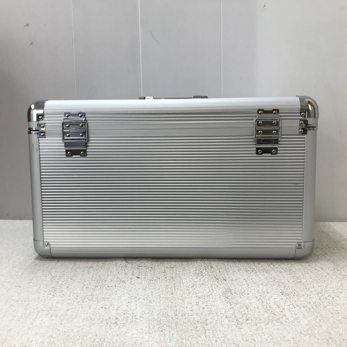 ☆未使用☆ アルミケース TRUSCO トラスコ 中皿付 シルバー TACN-50