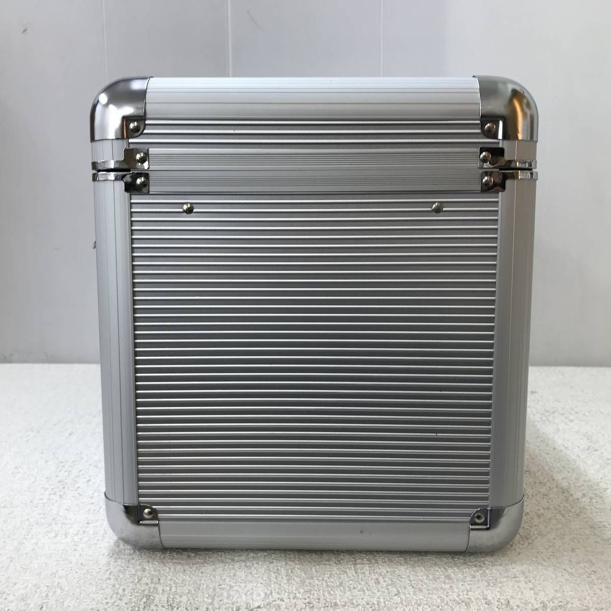 ☆未使用☆ アルミケース TRUSCO トラスコ 中皿付 シルバー TACN-50