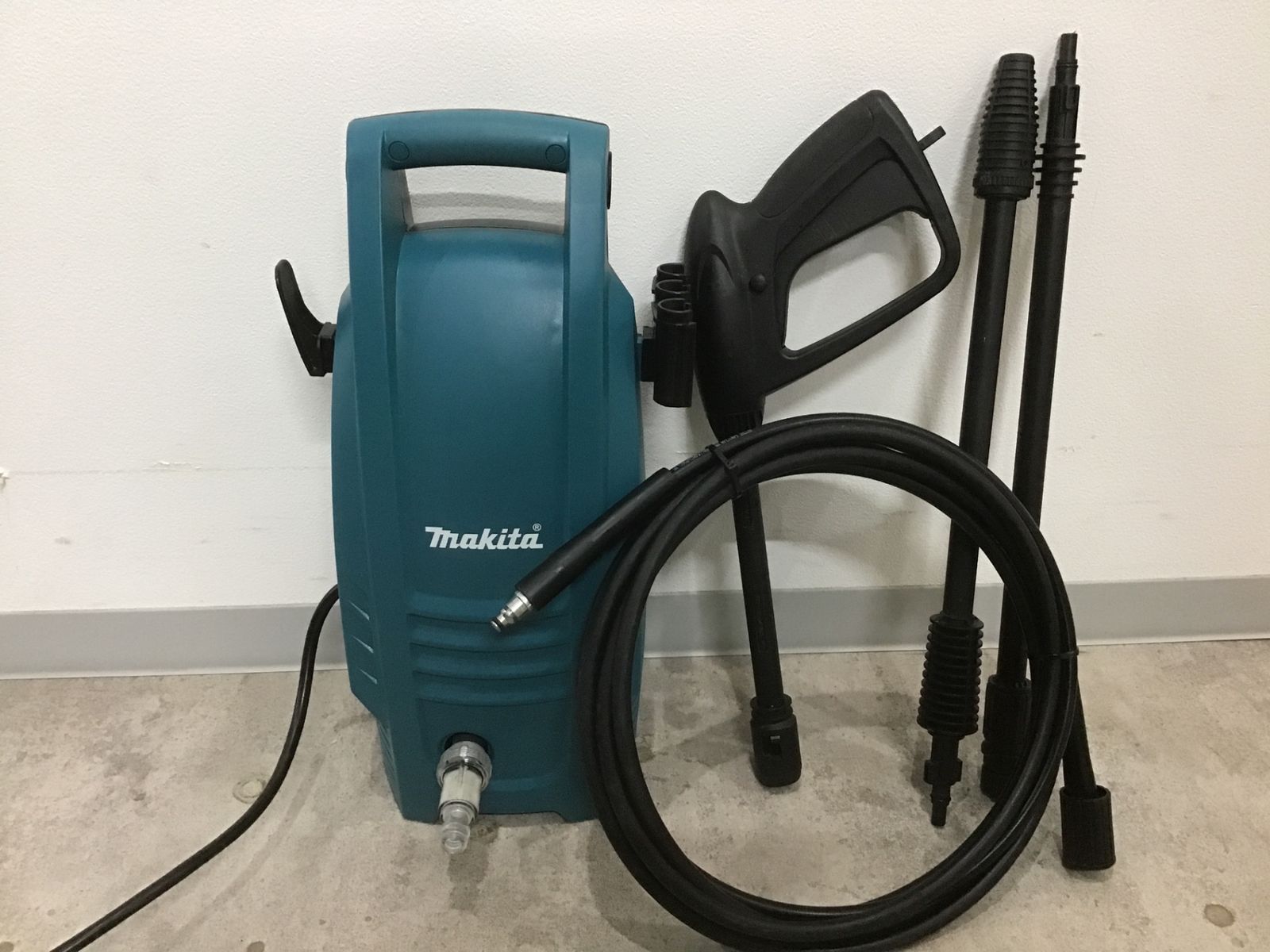 中古動作品】マキタmakita 高圧洗浄機 MHW101 青 軽量・コンパクト