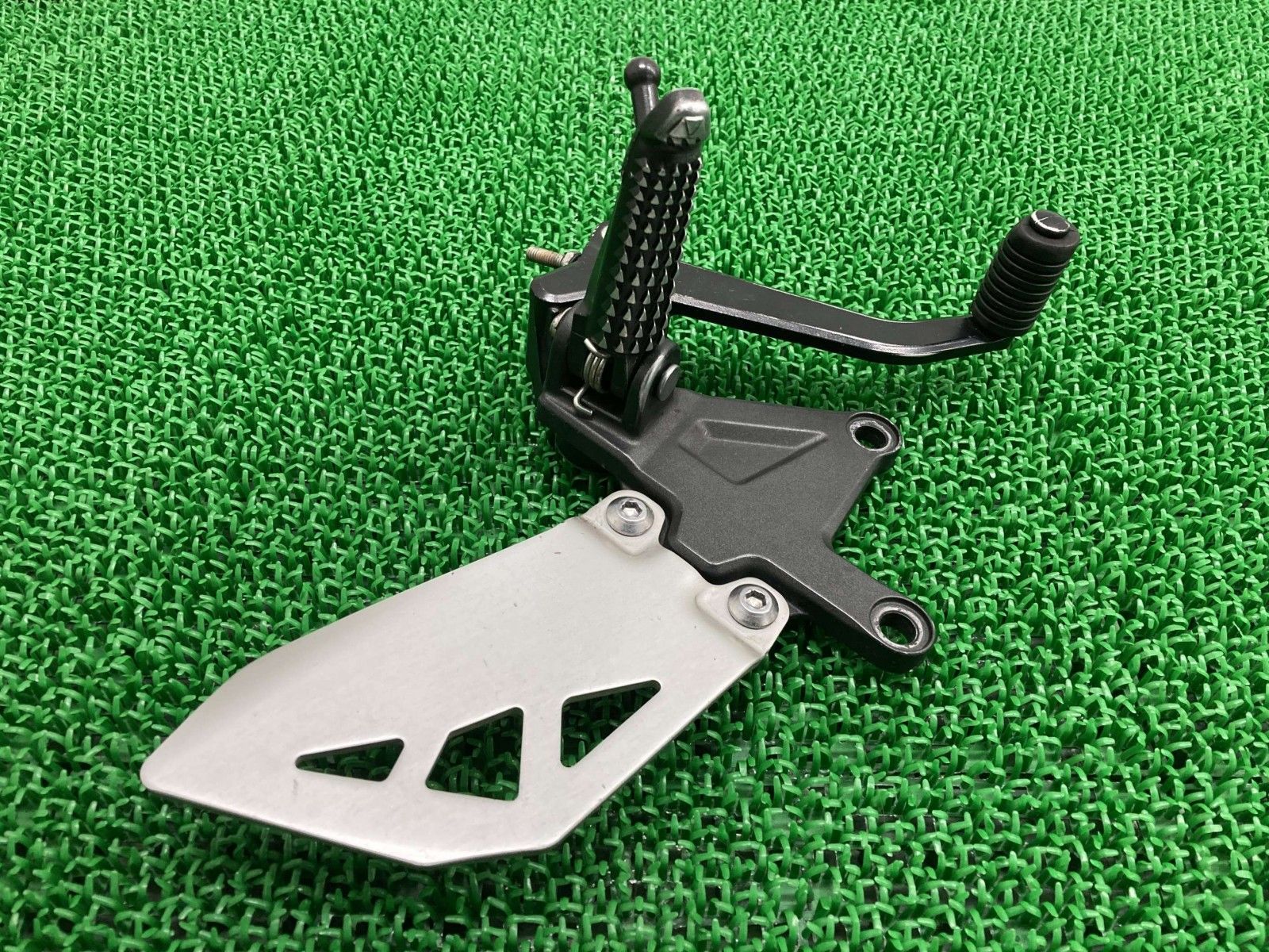 ZX-10R ステップ 左 0697 カワサキ 純正 中古 バイク 部品 ZX1000J