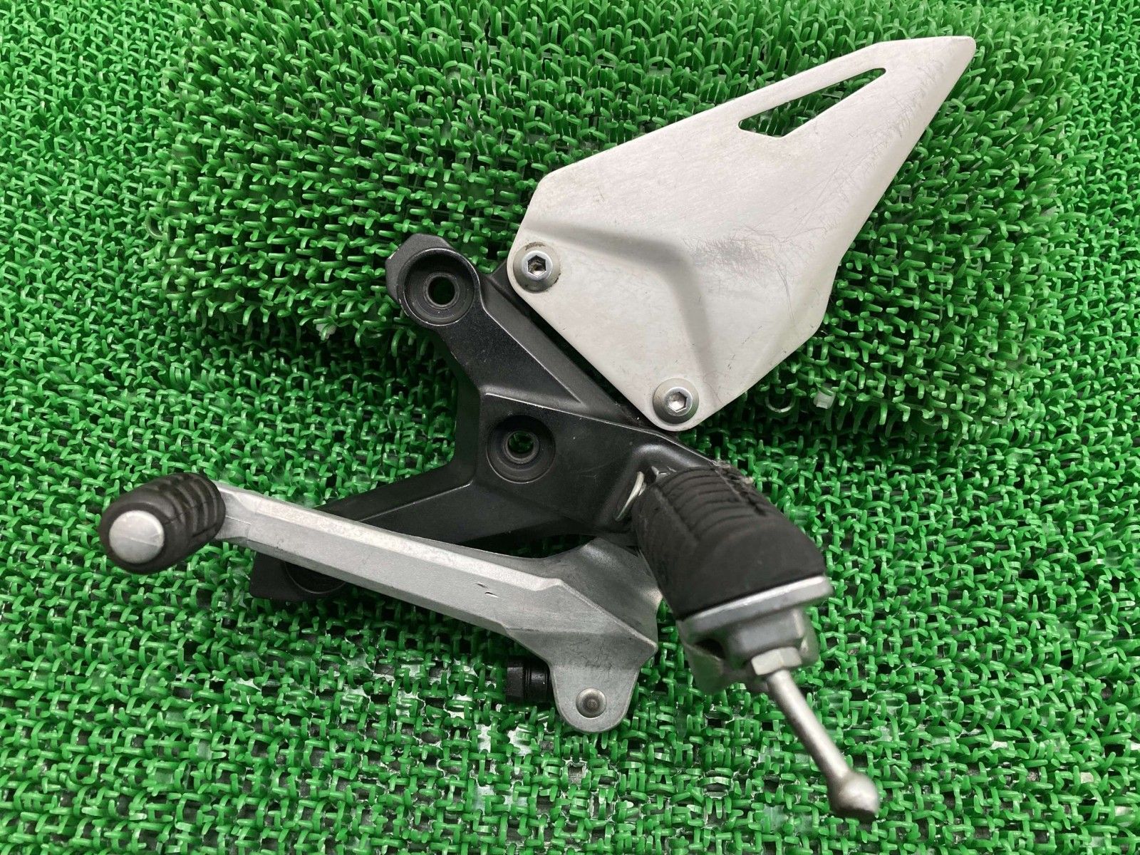 H2SX SE ステップ 左 1418 カワサキ 純正 中古 バイク 部品 ZXT02A