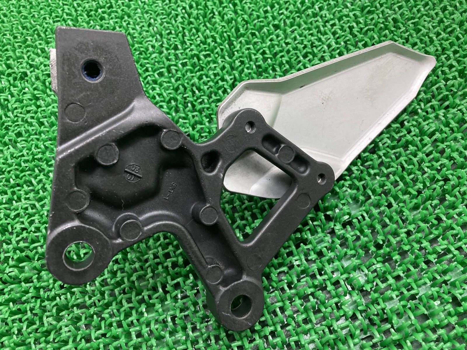 ZX-25R ステップ 左 SKT カワサキ 純正 中古 バイク 部品 ZX250E