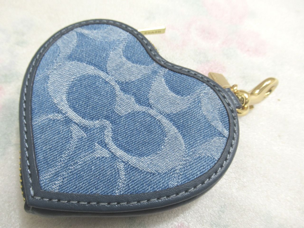 新品未使用 COACH コーチ ハート バッグ チャーム・シグネチャー 
