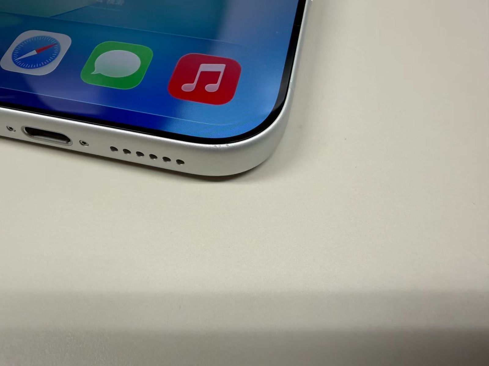 極美品 電池100%SIMフリー iPhone17 Pro MAX 512GB シルバー - メルカリ