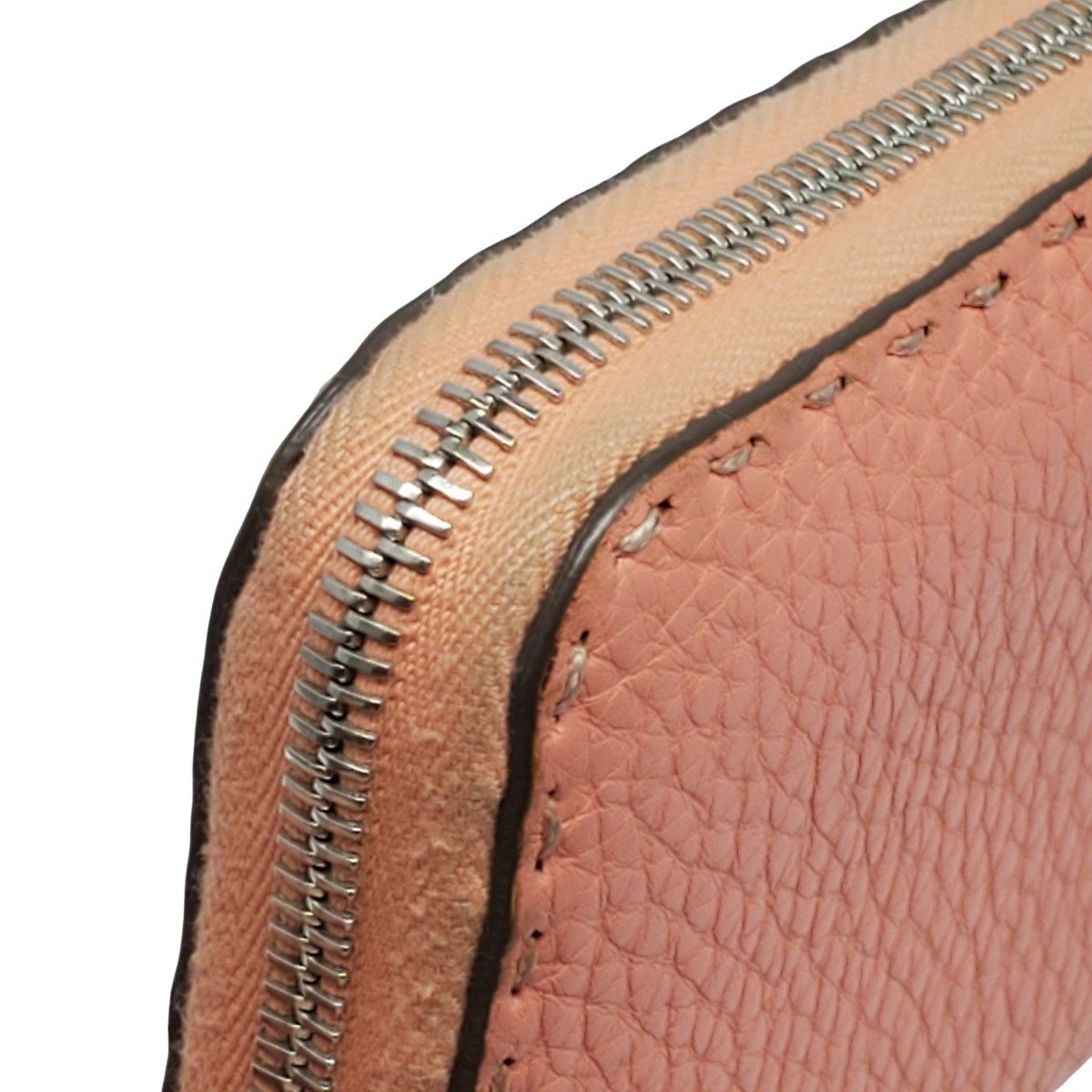 FENDI フェンディ セレリア ラウンドファスナー長財布 8M0299 QZY 