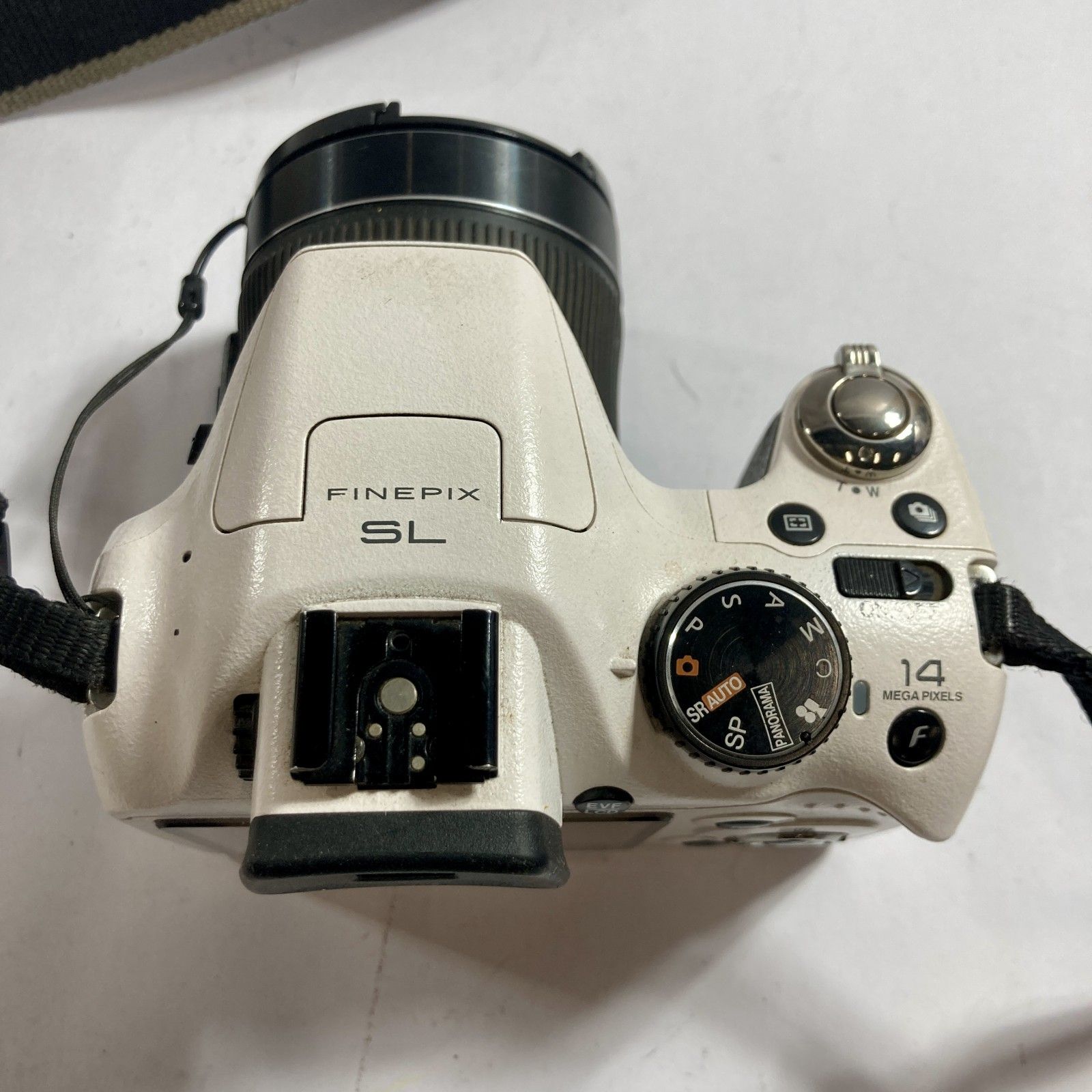 ☆ FUJIFILM 富士フィルム デジタルカメラ FinePix SL300 ホワイト