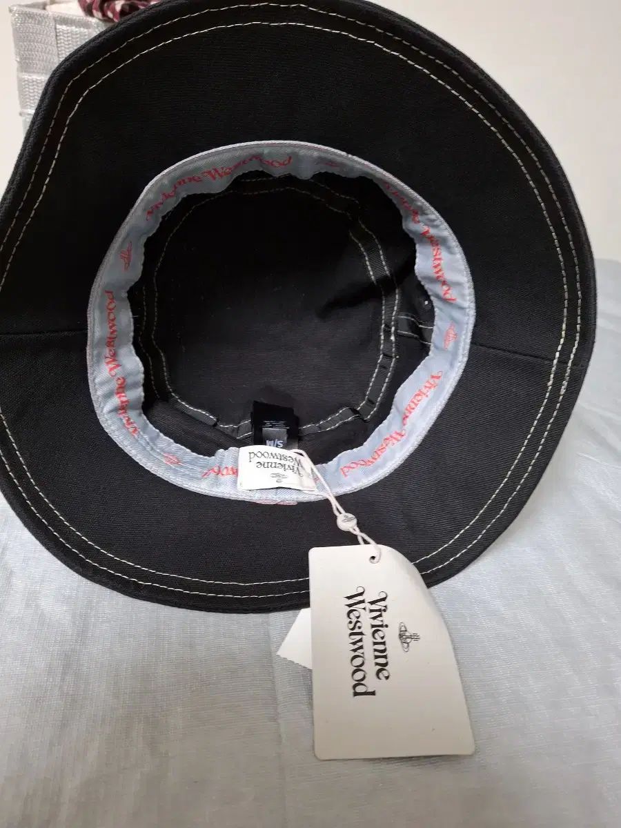 Vivienne Westwood ヴィヴィアン・ウエストウッド ブラック バケット