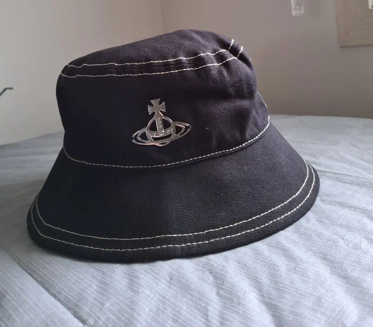 Vivienne Westwood ヴィヴィアン・ウエストウッド ブラック バケット