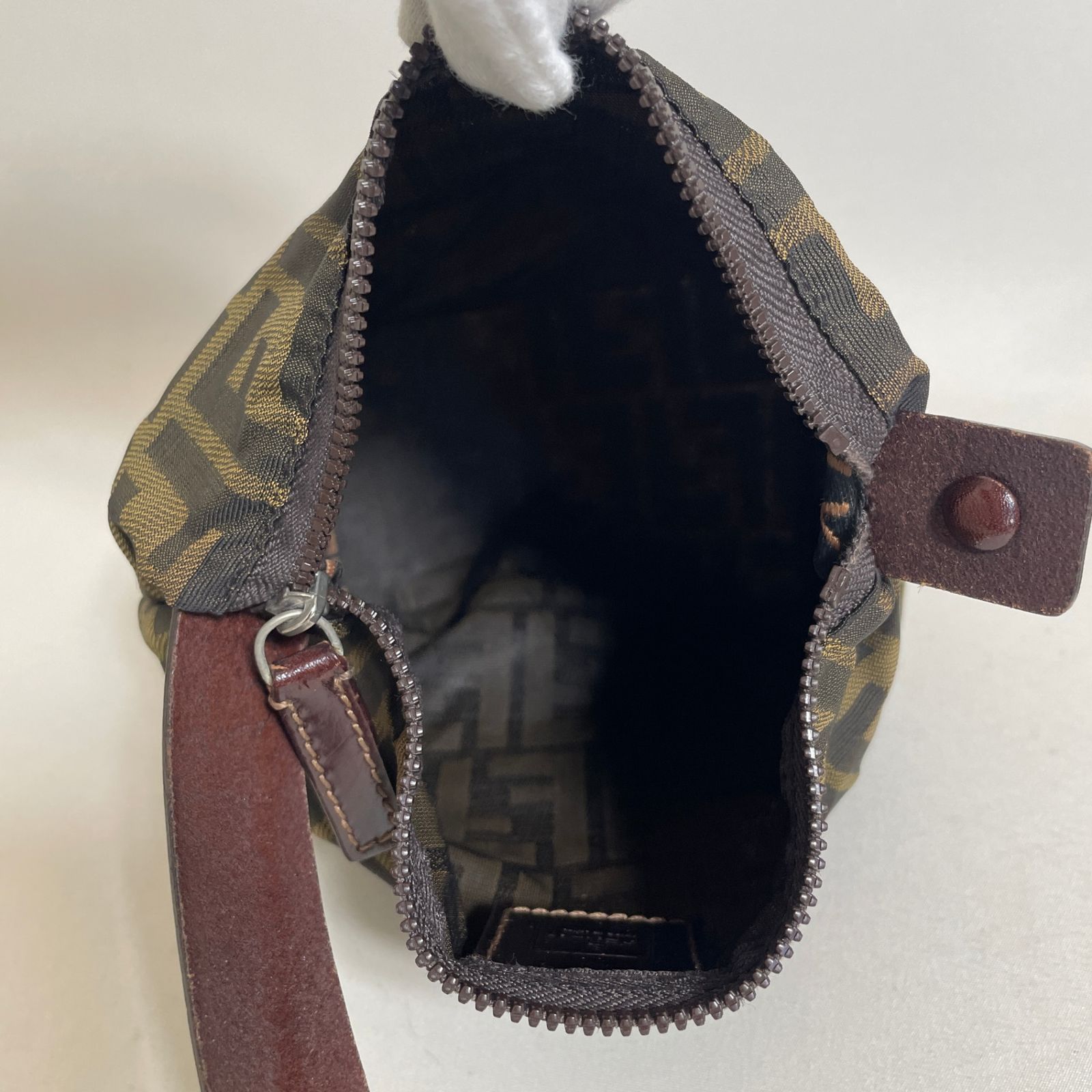 2511-252｜美品｜フェンディ ズッカ マルチポーチ ダークブラウン