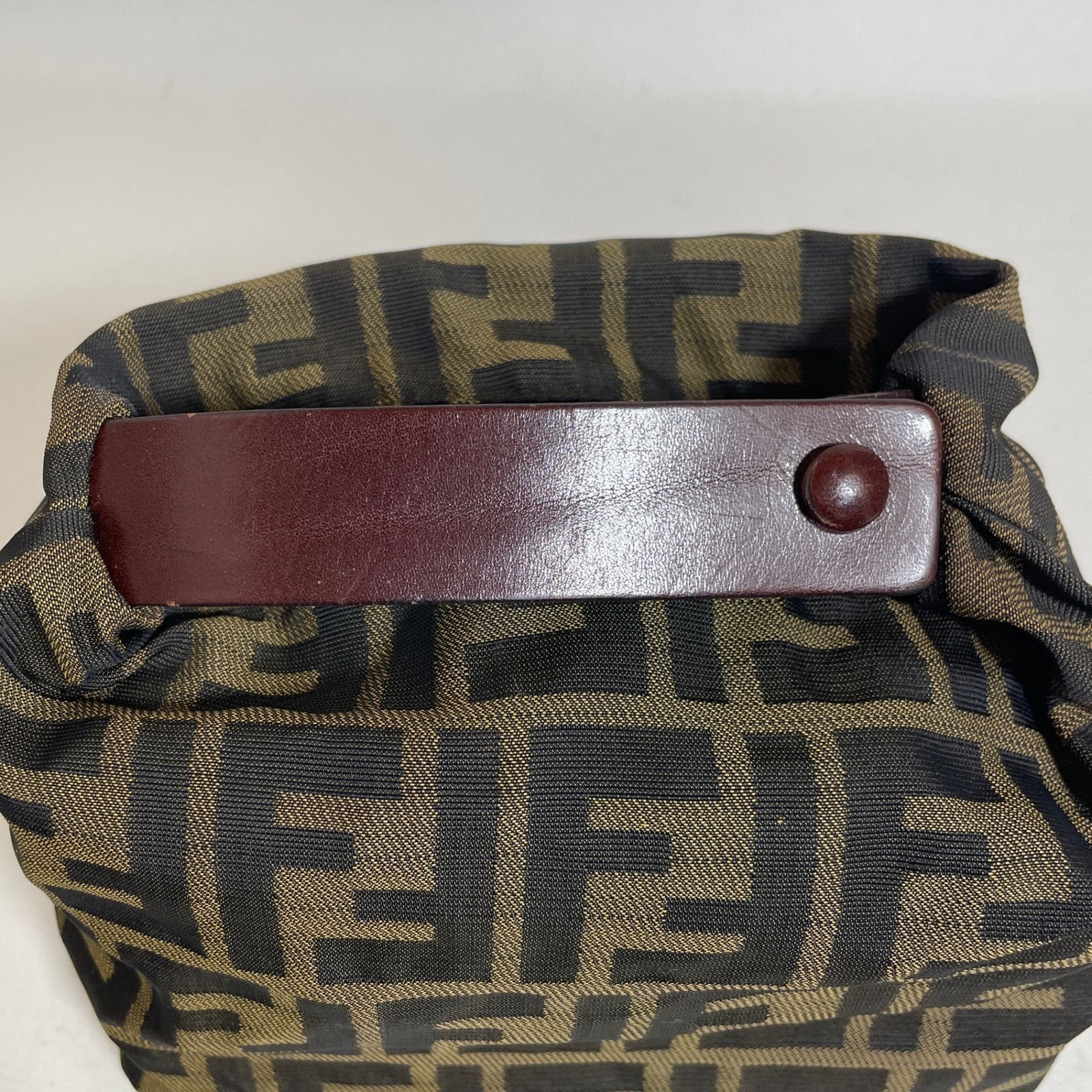 2511-252｜美品｜フェンディ ズッカ マルチポーチ ダークブラウン