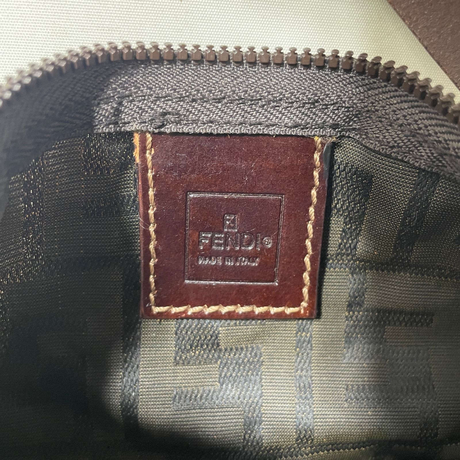 2511-252｜美品｜フェンディ ズッカ マルチポーチ ダークブラウン