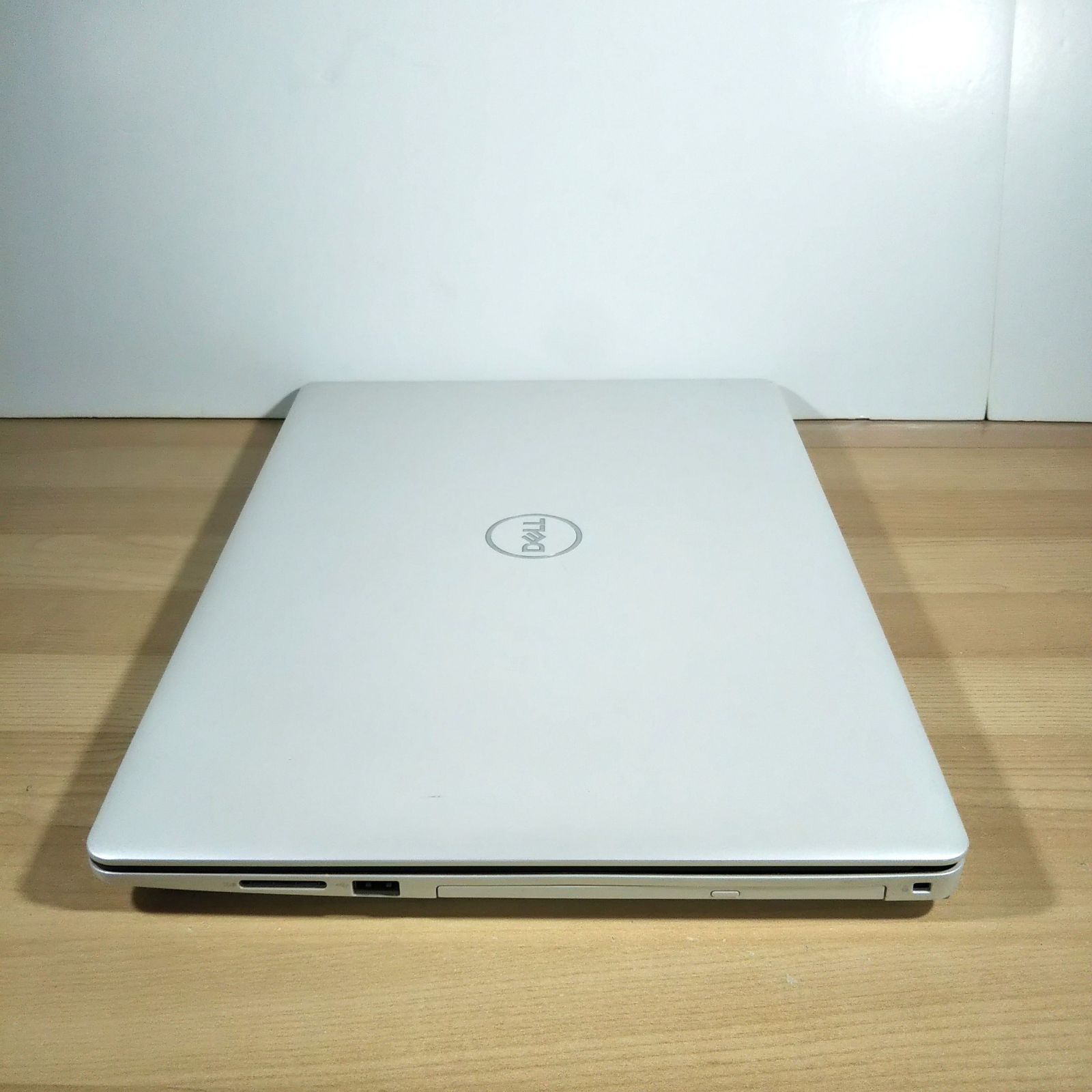 DELL inspiron 15 3580 CPU:Core i3 8145U（第8世代） ディスプレイ