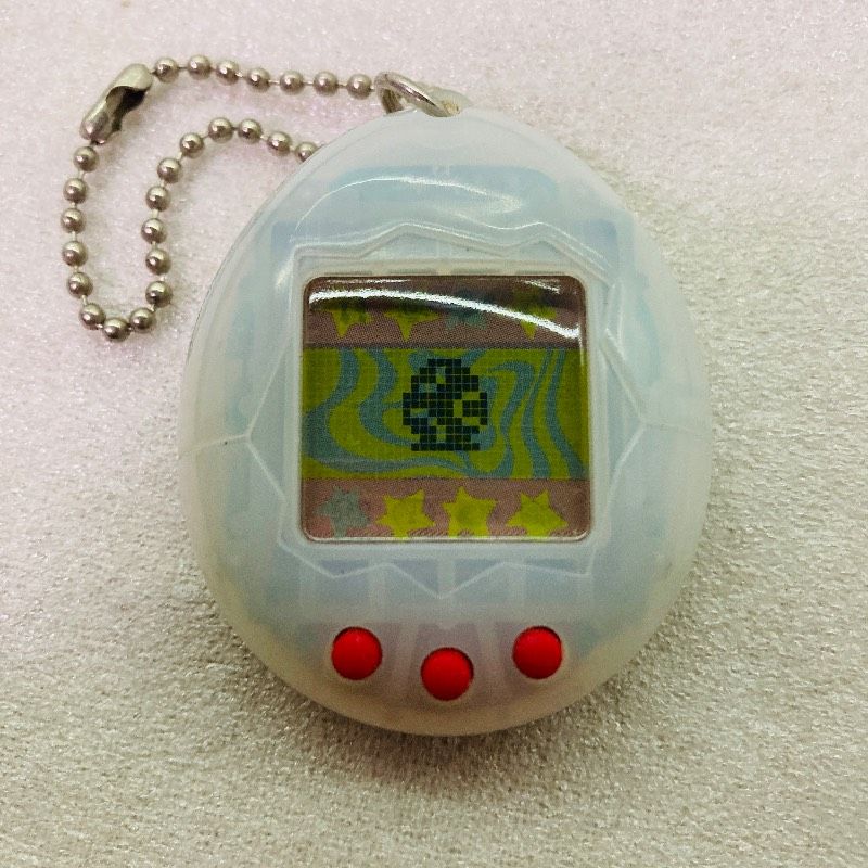 ケース付き】【動作確認済み】たまごっち 新種発見!!たまごっち クリア