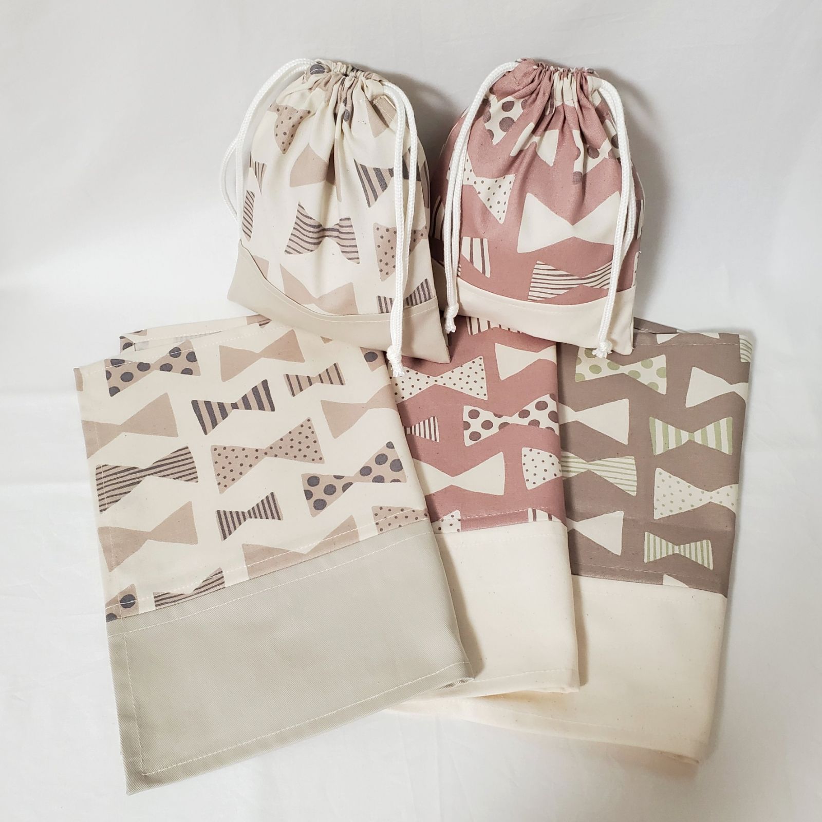 sale ハンドメイド ランチョンマット3枚＋巾着袋1枚セット - メルカリ