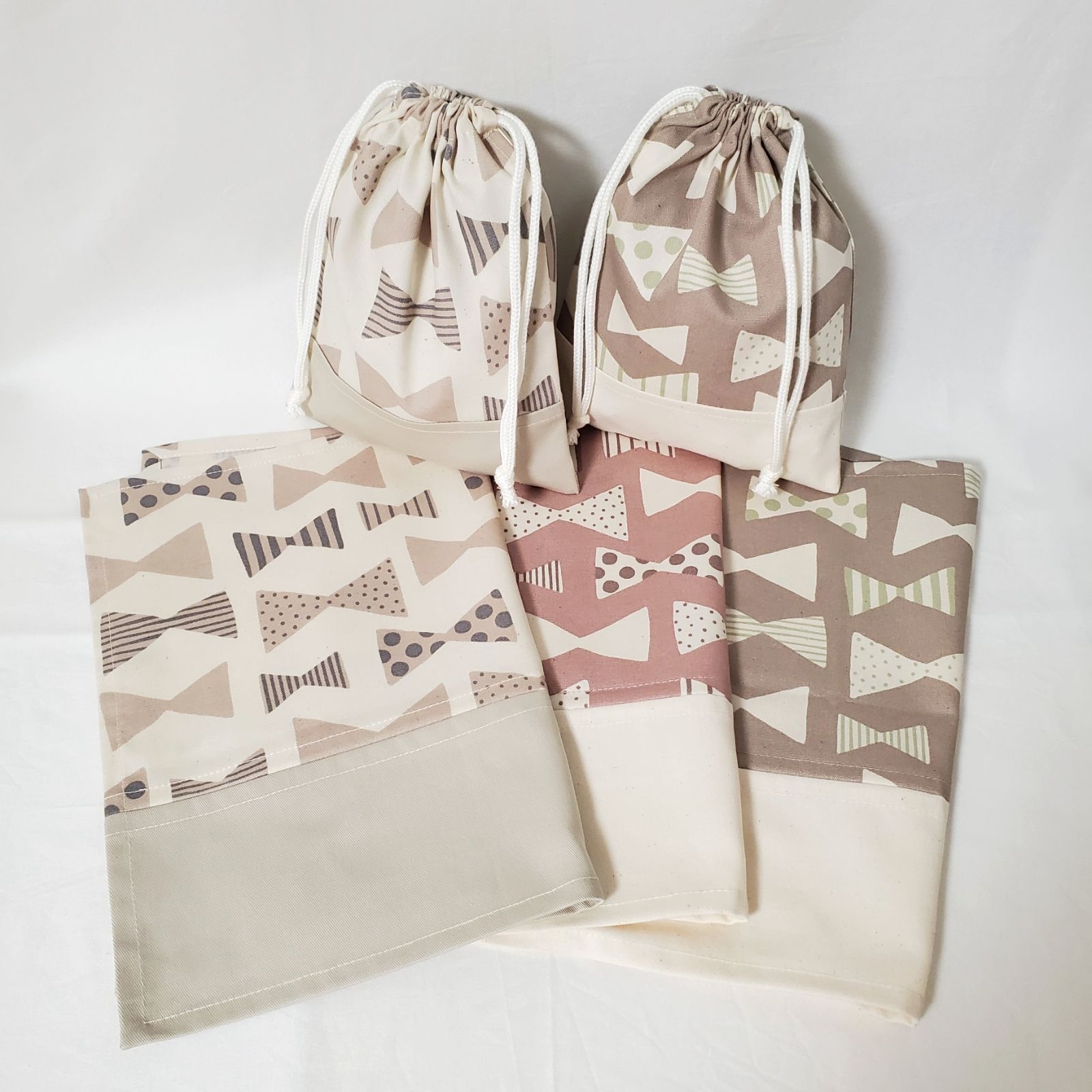 sale ハンドメイド ランチョンマット3枚＋巾着袋1枚セット - メルカリ