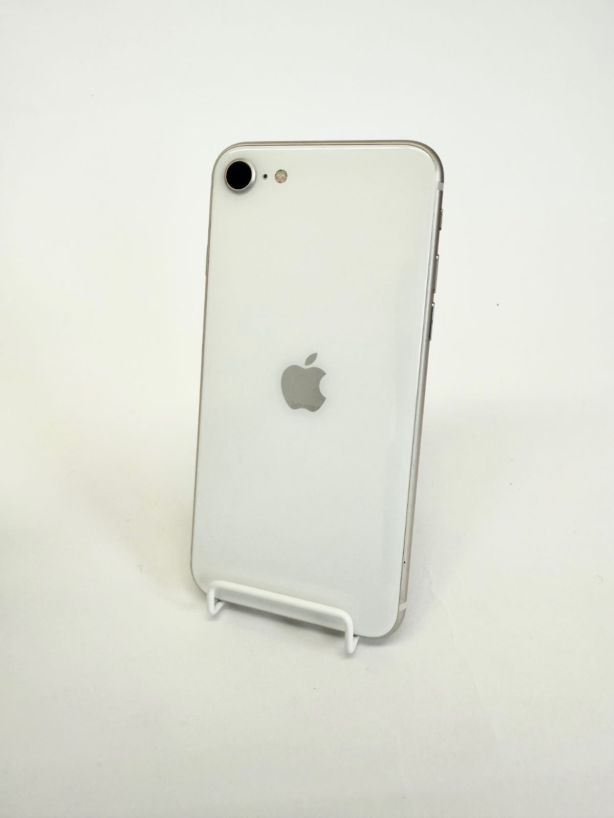 整備品】iPhone SE 第3世代 128GB スターライト【SIMフリー】 - メルカリ