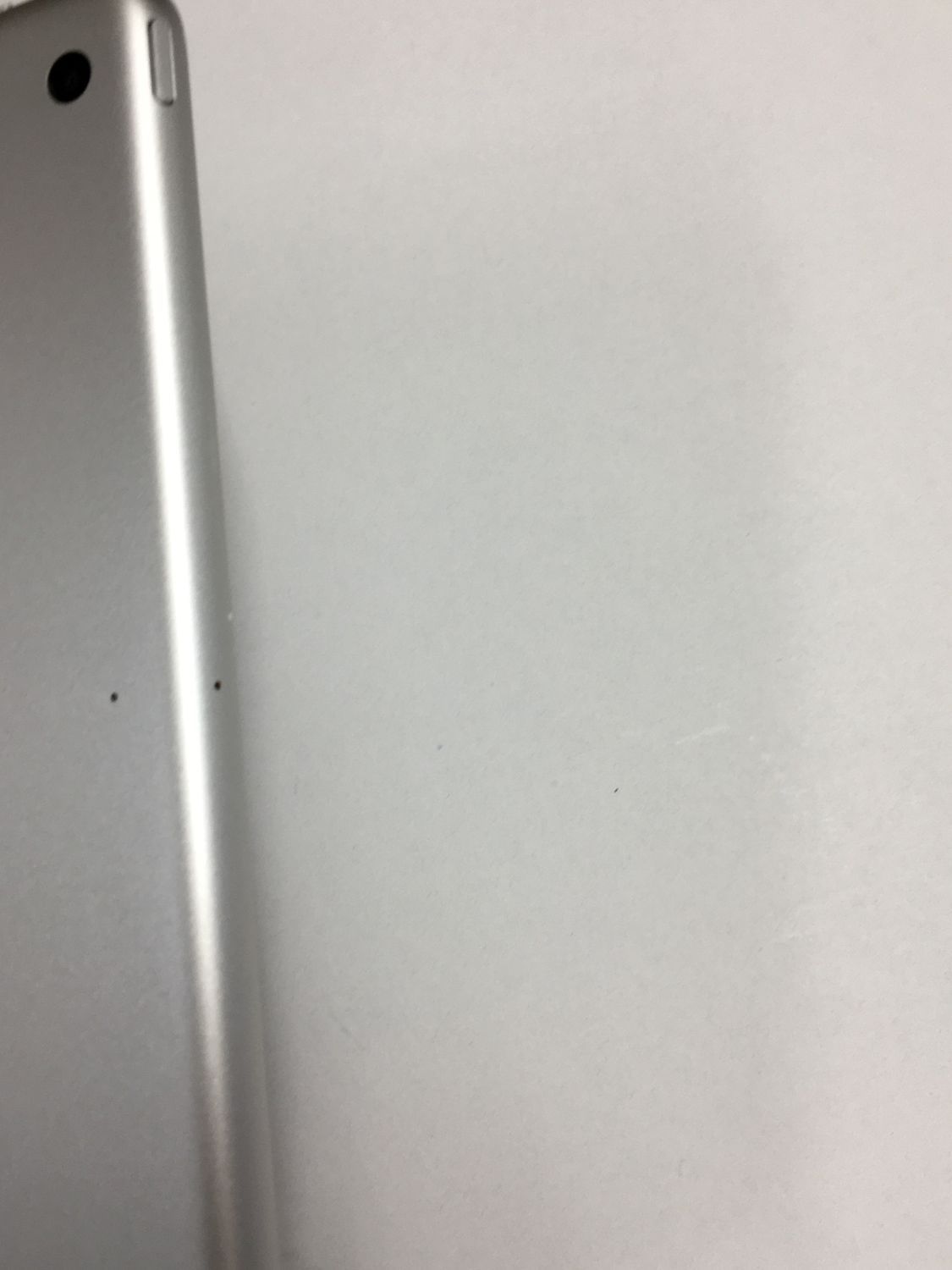 美品 電池81％ Apple iPad 第6世代 Wi-Fi 32GB シルバー【動作確認