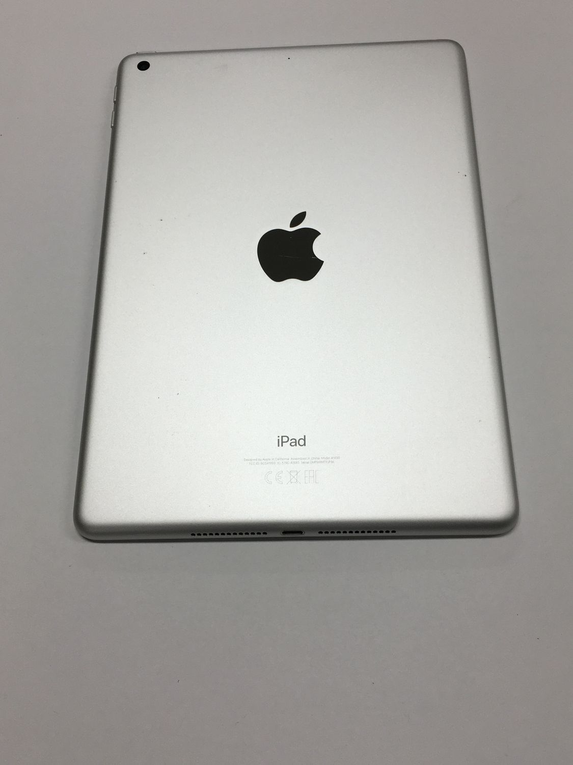 美品 電池81％ Apple iPad 第6世代 Wi-Fi 32GB シルバー【動作確認